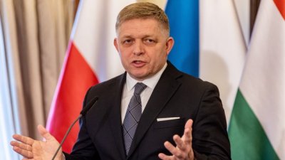 Фицо: За Украйна воюват &bdquo;нацистки войски&ldquo;, но международната общност не забелязва това