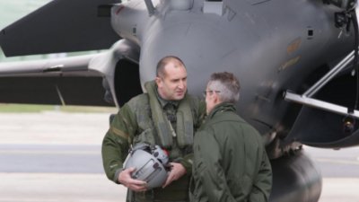 Военен самолет катастрофира в авиобаза &bdquo;Граф Игнатиево&ldquo; след сутрешното авиошоу с участието на Радев