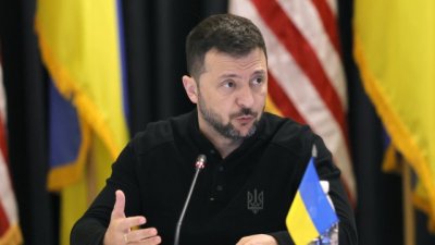 Володимир Зеленски: Съжалявам, че не можем да ударим Кремъл