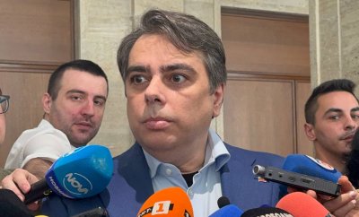 Асен Василев обвини МРРБ в забавяне на договори и аванси по общинската програма