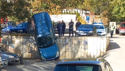 Кола падна от паркинг в Шумен