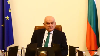 Главчев свиква извънредна среща за българите в Ливан