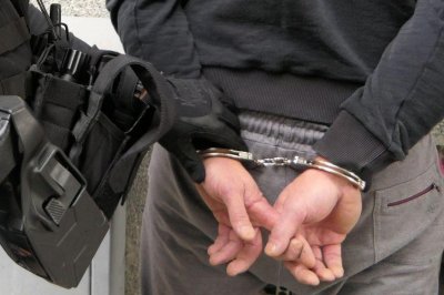 Задържаха трима при спецакция срещу купения вот в Бургас