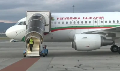 Самолетът с българи от Ливан кацна в София