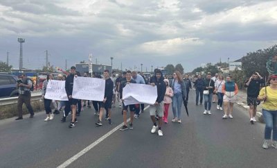 Протест блокира пътя Пловдив - Карлово