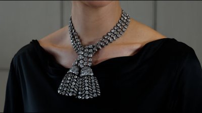 Диамантено колие, свързано с Мария - Антоанета, е оценено на 2,8 милиона долара за продажба на търг (ВИДЕО)