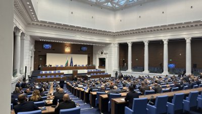 НС настоява в декларация Скопие да възстанови прекъснатия от тях позитивен диалог