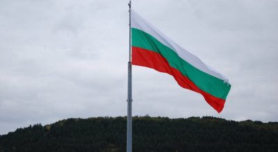 С тържествена церемония издигнаха българския флаг на крепостта &bdquo;Царевец&ldquo; (ВИДЕО)