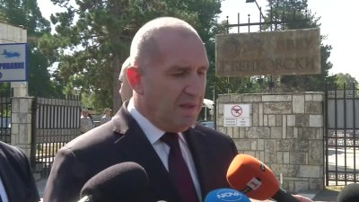 Румен Радев: Да се спре със спекулациите за смъртта на двамата пилоти