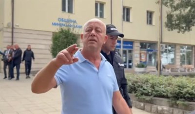 Кметът на Минерални бани ще остане в ареста