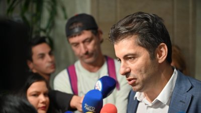 Кирил Петков: Борисов и Пеевски гласят кабинет с "Възраждане"