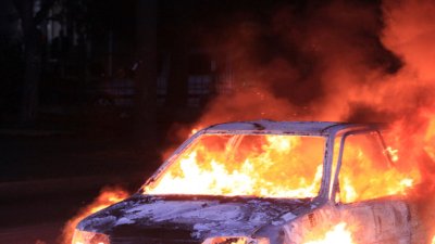 Автомобил пламна на столичен булевард