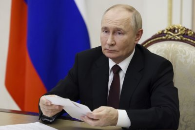 Владимир Путин пристигна в Туркменистан