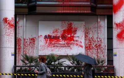 Пропалестински активисти атакуваха офиси на Allianz в знак на протест срещу връзки с израелската отбранителна фирма Elbit Systems
