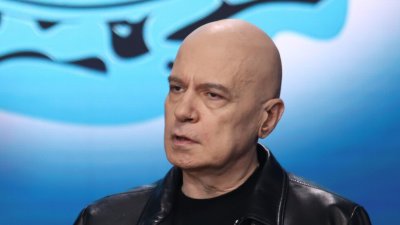 Слави Трифонов настоява за незабавна смяна на служебния кабинет