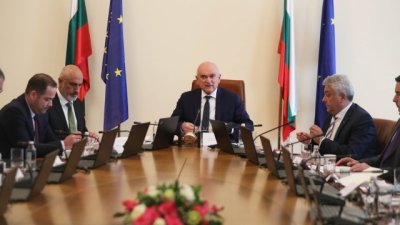Служебното правителство отчете успешна подготовка и висока прозрачност на парламентарните избори на 27 октомври