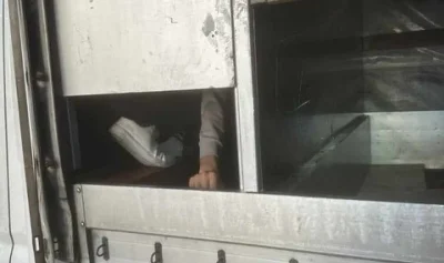 Граничарите на ГКПП "Капитан Андреево" задържаха 18 нелегални миграти скрити в тайници на камион (СНИМКИ)