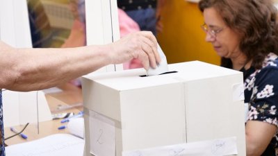 По данни на "Тренд" към 14 ч. избирателната активност е 20,7%