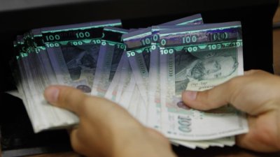 Как да разпознаем фалшивите банкноти?