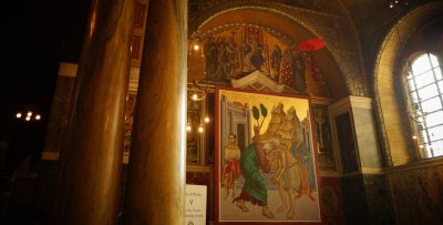 Финансов скандал в Гърция: Двама свещеници от Католическата църква разследвани за пране на пари и присвояване на 3 млн. евро