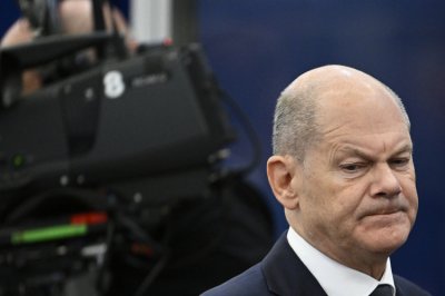 Берлин: Канцлерът няма да внесе вот на доверие