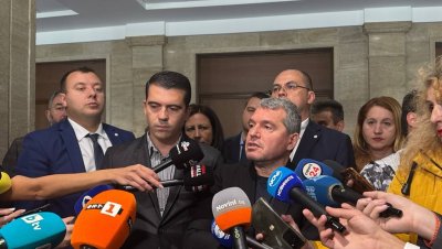 &ldquo;Възраждане&rdquo; и ИТН внесоха жалба в КС за промените в Конституцията, свързани със служебните кабинети (ВИДЕО)