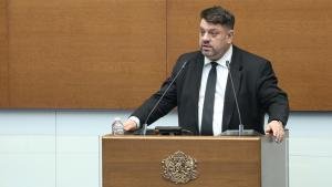 Зафиров призова за преодоляване на партиен егоизъм и предложи три основни теми за решаване в парламента