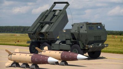 Киев нанесе първия си удар с американски ракети ATACMS по руска територия