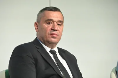 Министърът на земеделието и храните поиска от ЕК защитни мерки срещу вноса на украински мед в България