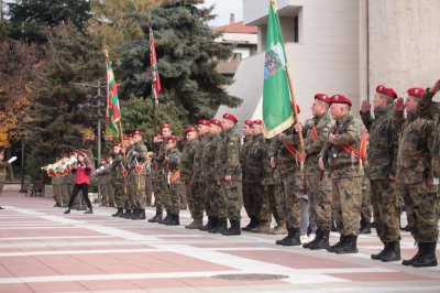 Днес сухопътните войски честват бойния си празник