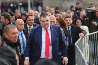 Пеевски: Доган е човек на Москва, Радев и Копринков трябва да се явят на детектор на лъжата заради кеша!