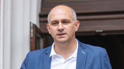 Пиесата &bdquo;Оръжията и човекът&ldquo; предизвика дебати за демокрацията и общественото разбирателство