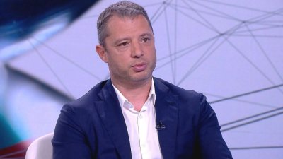 РАЗКРИТИЕ: Киро, Асен и ген. Наско купонясвали и пили уиски на рождения ден на Пеевски на 27 юли