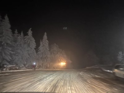 Проходът "Петрохан" е почистен и проходим, но шофьорите трябва да бъдат внимателни