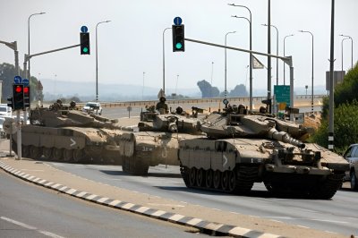 Израел започва 60-дневно изтегляне от Южен Ливан при условия на примирие с "Хизбула"