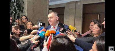 Делян Пеевски: Отидете пред чайна "Москва" собственост на "Възраждане" да видите как Кирил Петков и Асен Василев се молят