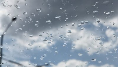Времето днес: Студено, дъжд и сняг, а на Запад и слънце
