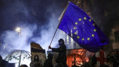 Саломе Зурабишвили: Протестите на проевропейските граждани нямат признаци за спиране