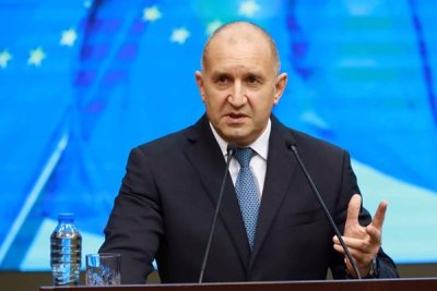Президентът Радев намекна, че очаква решението на Конституционния съд за служебния кабинет