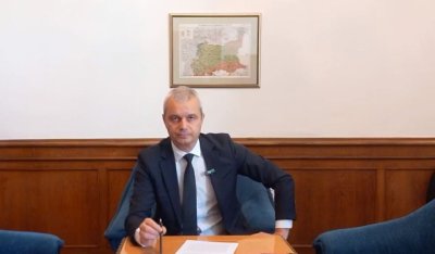 Костадинов не отстъпва: Няма да оттеглим кандидатурата на Петър Петров