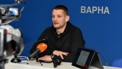 Протест: Граждани в Търговище подкрепят задържания влогър Симон Милков