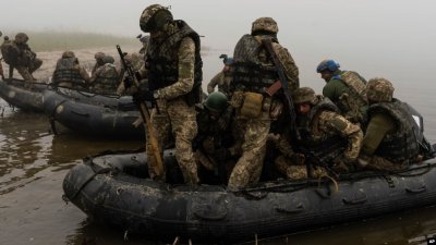 Financial Times: Русия се готви за настъпление към Херсон, планира да форсира Днепър с лодки