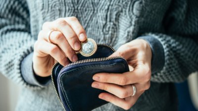 Работещите бедни в България се увеличиха с 50% въпреки ръста на заплатите