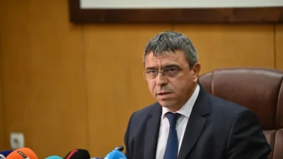Вътрешният министър е в Будапеща заради Шенген