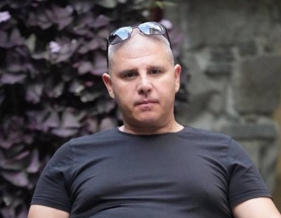 Асен Василев свиква протест в защита на арестувания си шофьор
