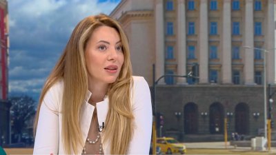Загубилите битката за шефското място в парламента се опитват да лепнат петно върху доц. Наталия Киселова