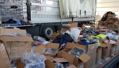 Два буса с ментета на "Дунав мост"
