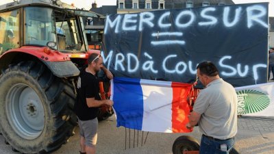 Макрон нареди на полицията да разпръсне фермери, протестиращи срещу сделката между ЕС и Меркосур