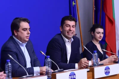 Комиците Асен, Лена и Киро поискали среща с европейските посланици, за да обсъдят международното положение, дипломатите им отказали