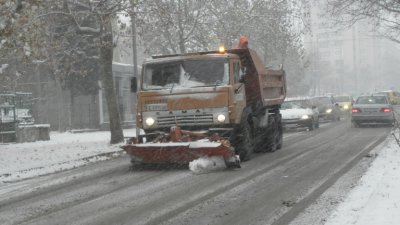 135 снегорина са на терен в София